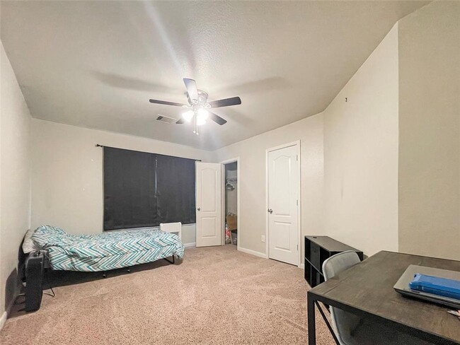 Building Photo - 15810 Randall Ridge Ln