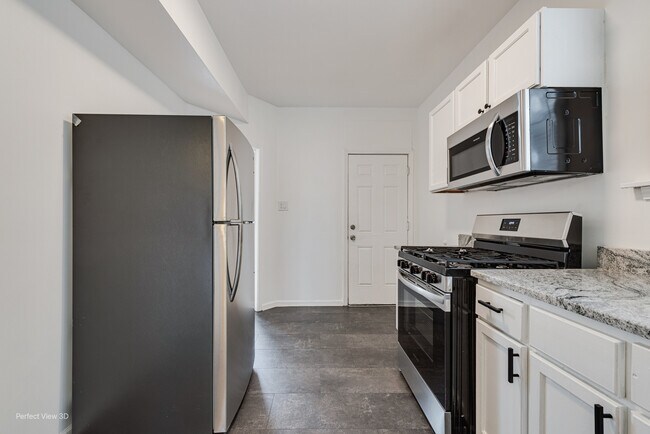 Building Photo - 7332 S Artesian Ave