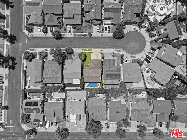 Building Photo - 5516 Bluebell Ave