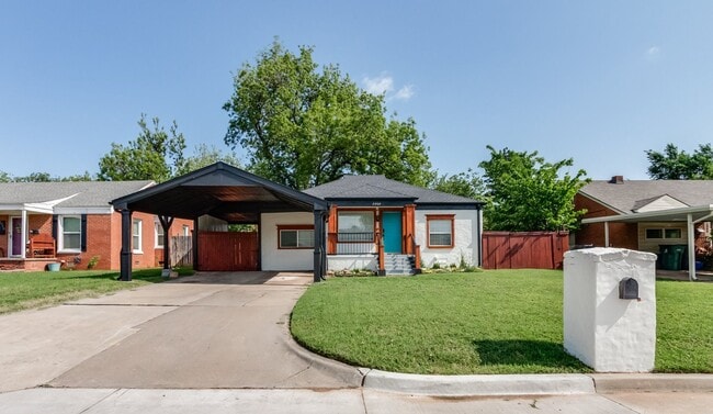 Building Photo - Luxury remodel in NW Oklahoma City