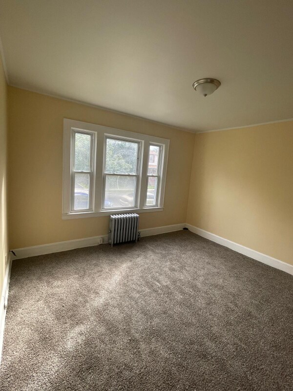 Building Photo - 17-19-19 Fleetwood Pl
