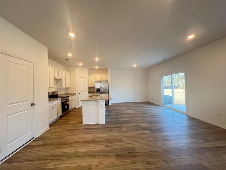 Building Photo - 273 Blue Dragon Dr