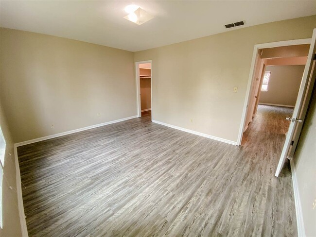 Building Photo - 1445 Willow Bend Way