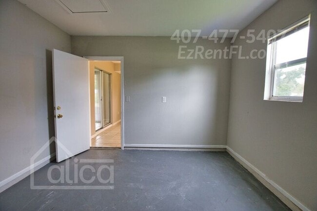 Building Photo - 6667 Carovel Ave