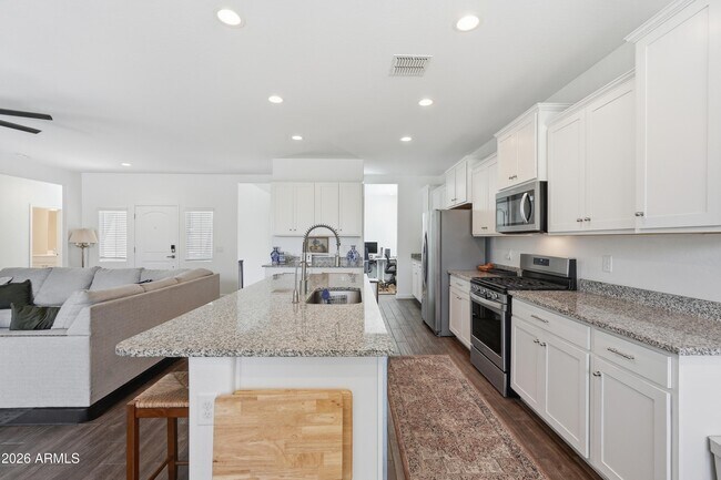 Building Photo - 30558 W Clarendon Ave