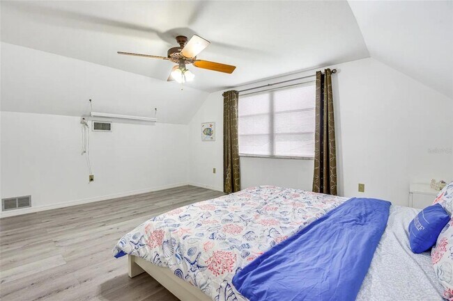 Building Photo - 4831 Greenleaf Rd