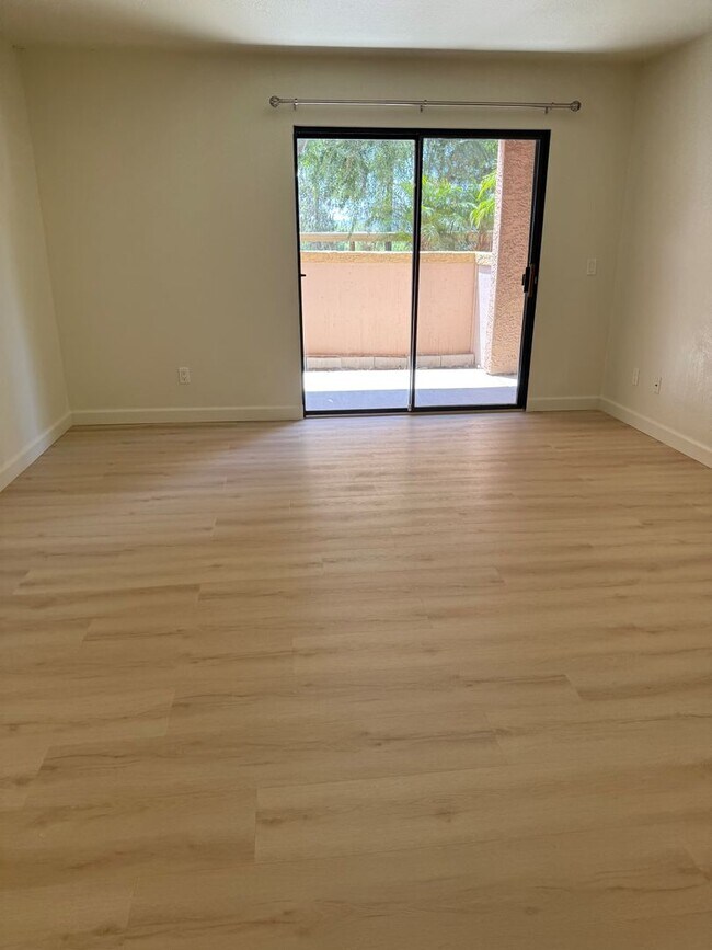 Building Photo - 12071 Alta Carmel Ct