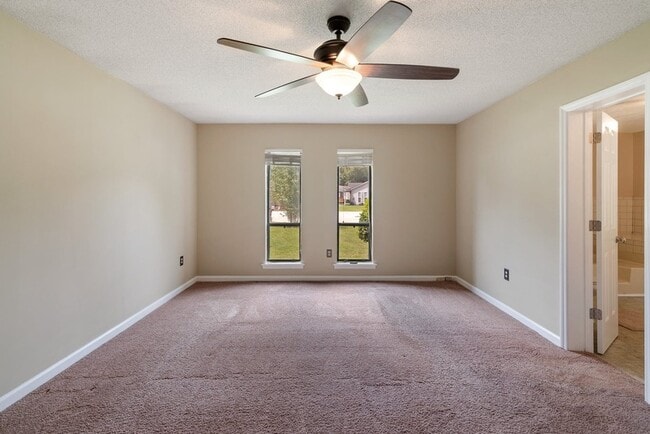 Building Photo - 4410 Goshen Lake Dr S
