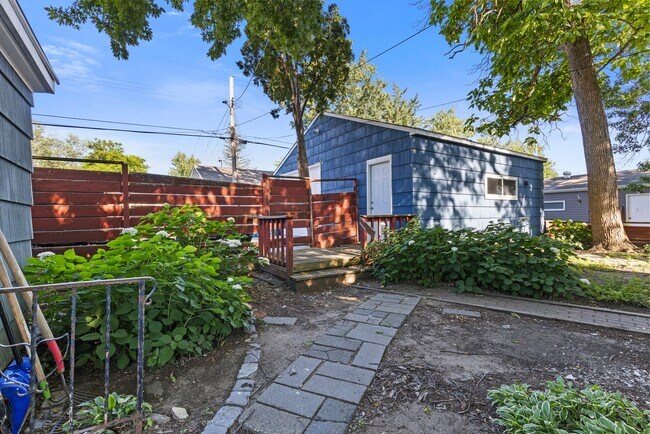 Building Photo - 7221 Nicollet Ave