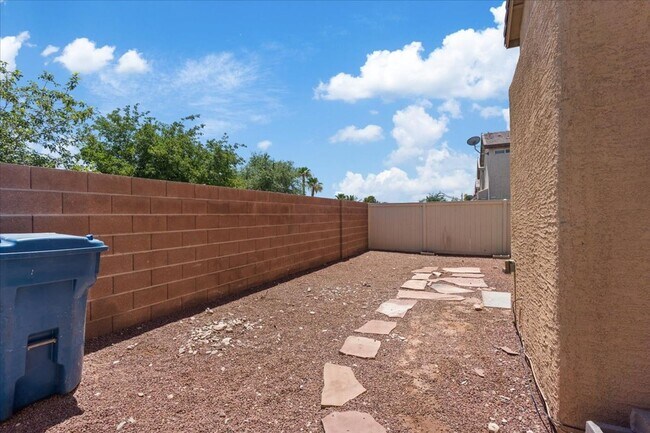 Building Photo - Status: Accepting Applications