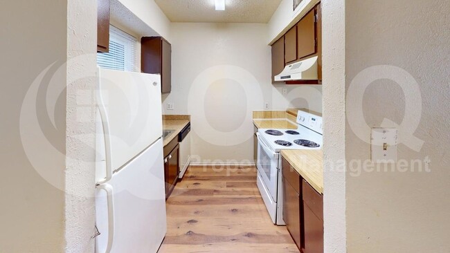 Building Photo - 410 Bryan St