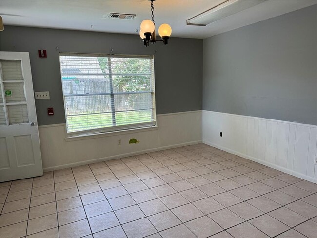 Building Photo - 8214 Beechnut St
