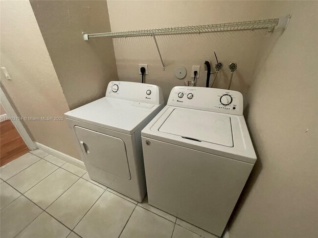 Building Photo - 15191 SW 23rd Ln