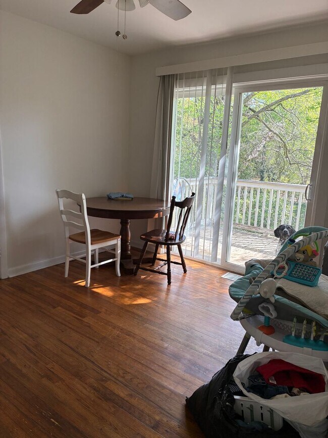 Building Photo - 3 bedroom 2 bathroom near St. Mary's Hospital