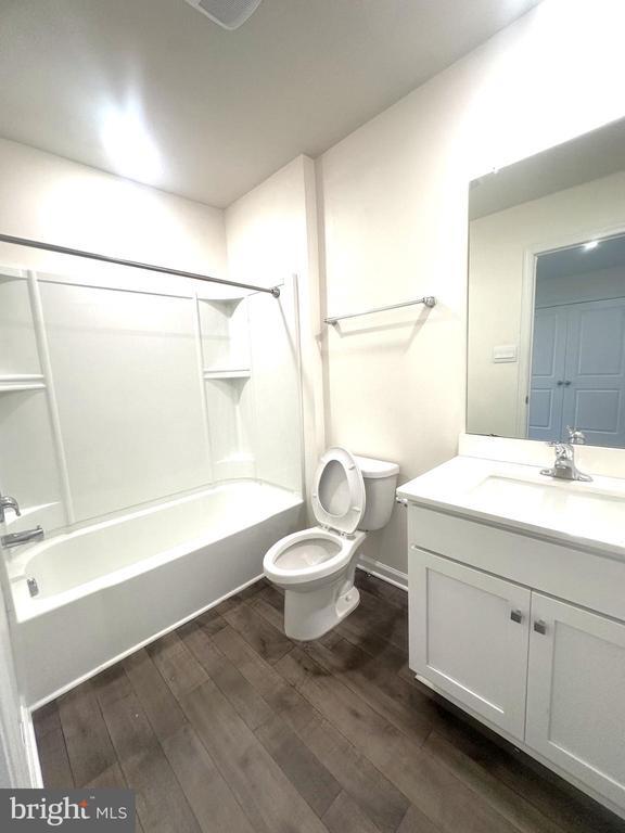 Building Photo - 121 Mazzeo Dr