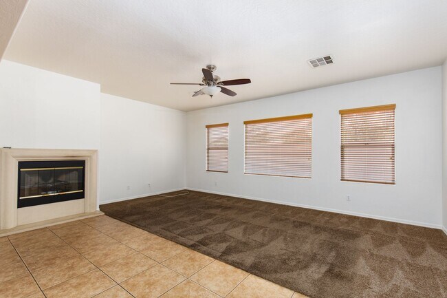 Building Photo - STALLION MOUNTAIN - HUGE 4 BEDROOM, 3 BATH UPGRADED SINGLE STORY