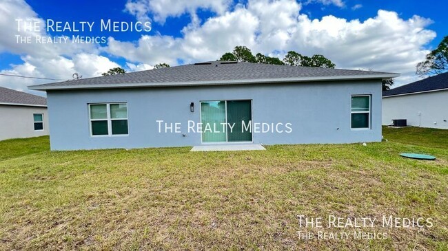 Building Photo - AWESOME 4 Bedroom, 2 Bathroom Home in Beau...