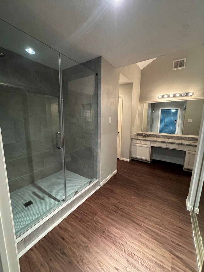 Building Photo - 7138 River Garden Dr