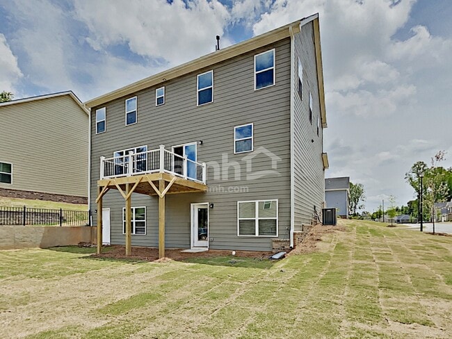 Building Photo - 363 Macroom Court