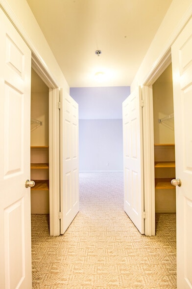 Two sets of walk-in bedroom closets - 960 Fell St