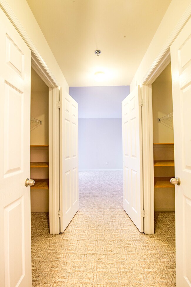 Two sets of walk-in bedroom closets - 960 Fell St