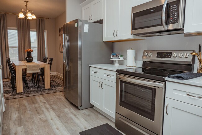 Building Photo - 105 Sago Palm Wy