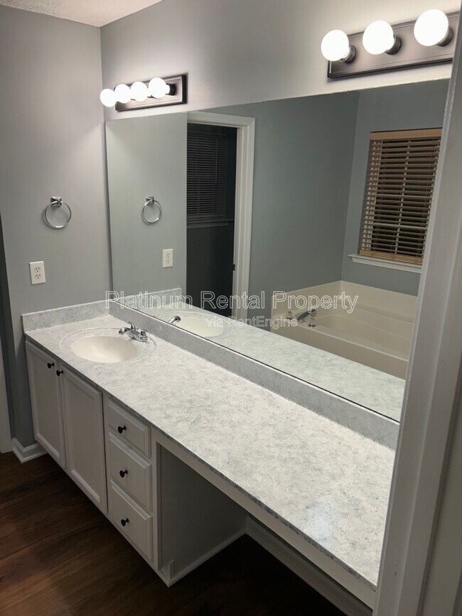 Building Photo - 1780 Campbell Ives Ct SW