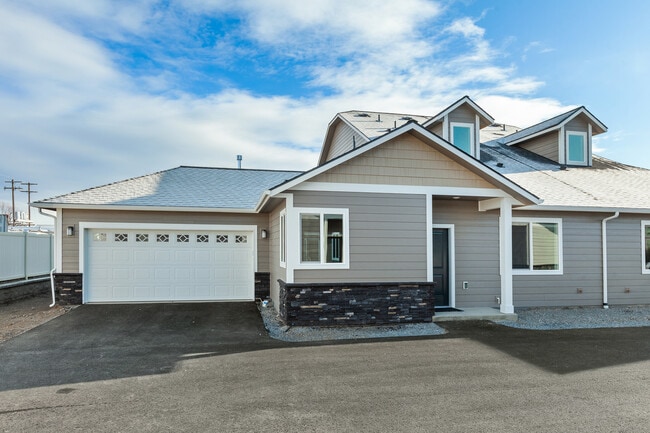 Building Photo - 1414 Mordyl Loop