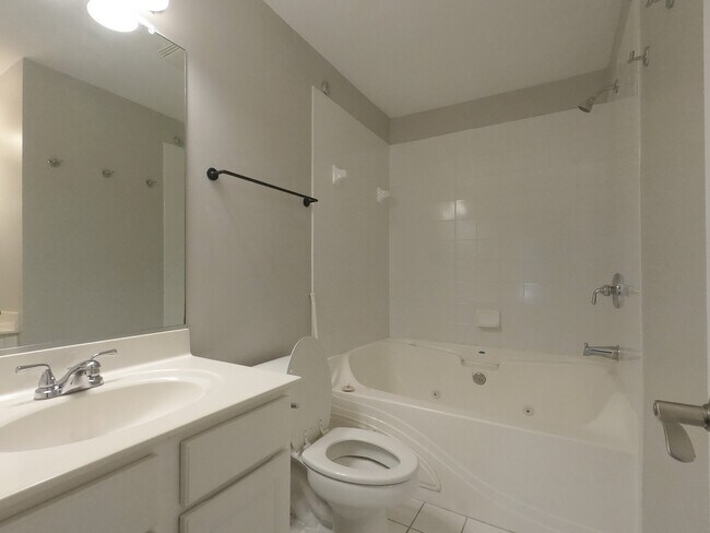 Building Photo - 213 16th St NW