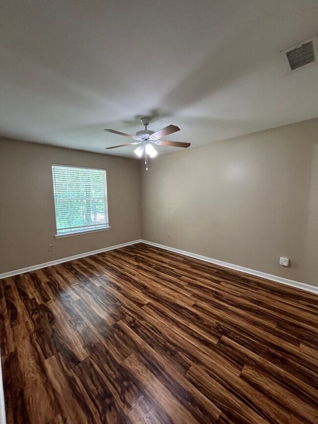 Building Photo - 4013 Catawba St