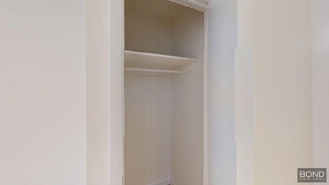 Building Photo - 1 bedroom in Manhattan NY 10022