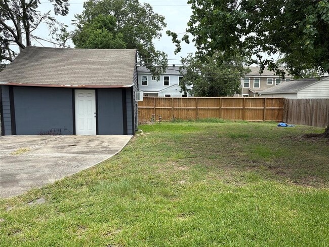 Building Photo - 3711 Eagle St