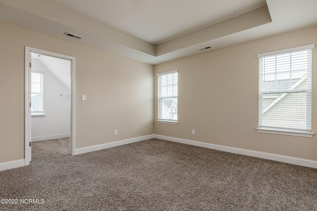 Building Photo - 290 Brentmoor Dr