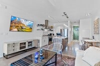 Building Photo - 510 All Saints St