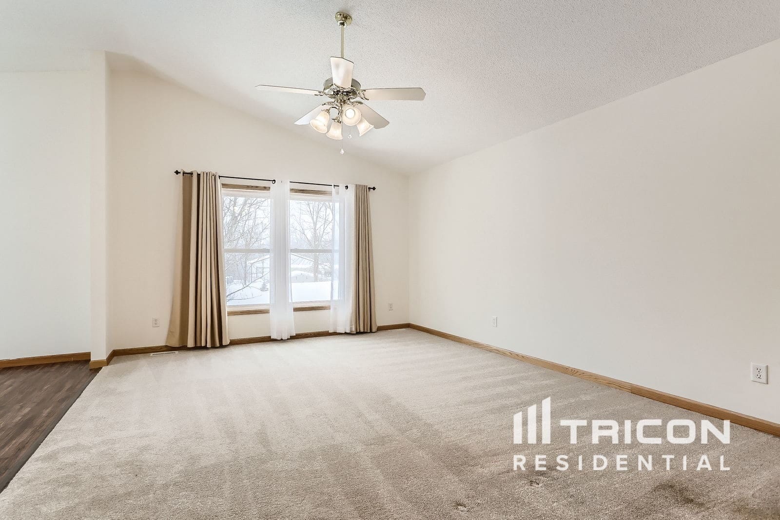 Building Photo - 3649 Kahler Dr NE