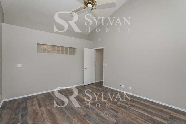 Building Photo - At Last, This Is What You Have Been Searching For!