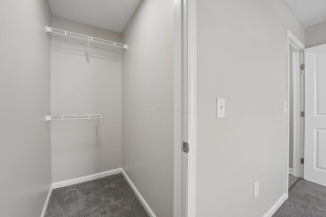 Building Photo - 7621 Lorimar Dr