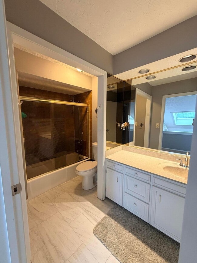 Building Photo - 8226 Glencree Pl