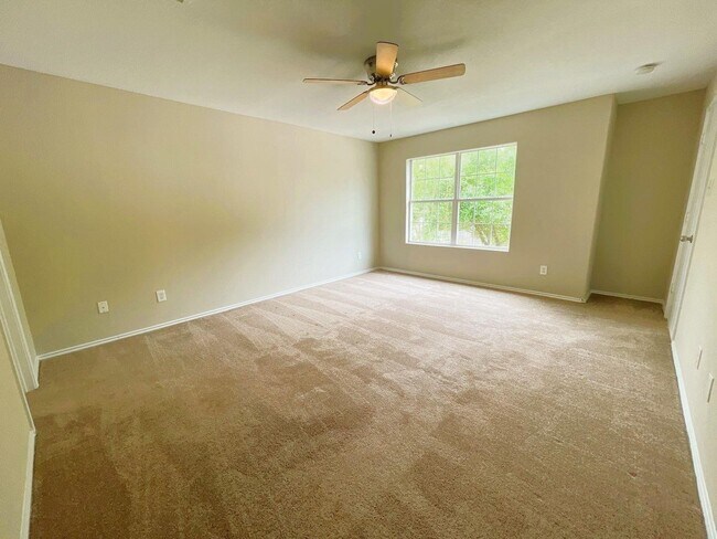Building Photo - 436 Mystic Glen Loop