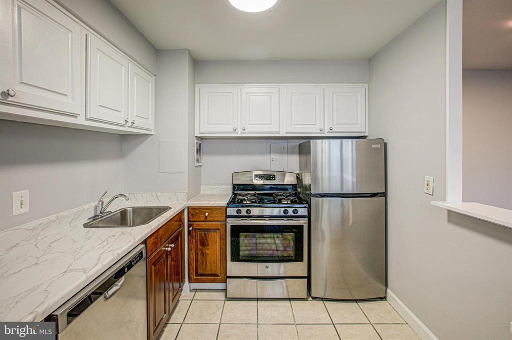 Building Photo - 16 S Van Dorn St