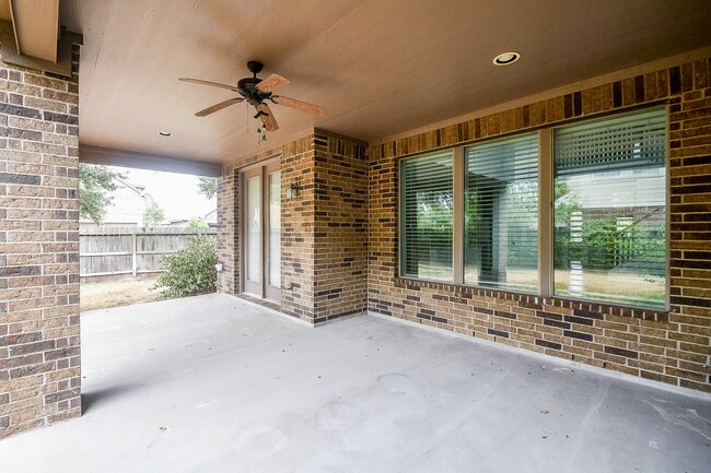 Building Photo - 8343 Sedona Ridge Dr