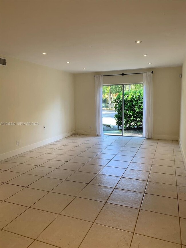 Building Photo - 1200 Mariposa Ave