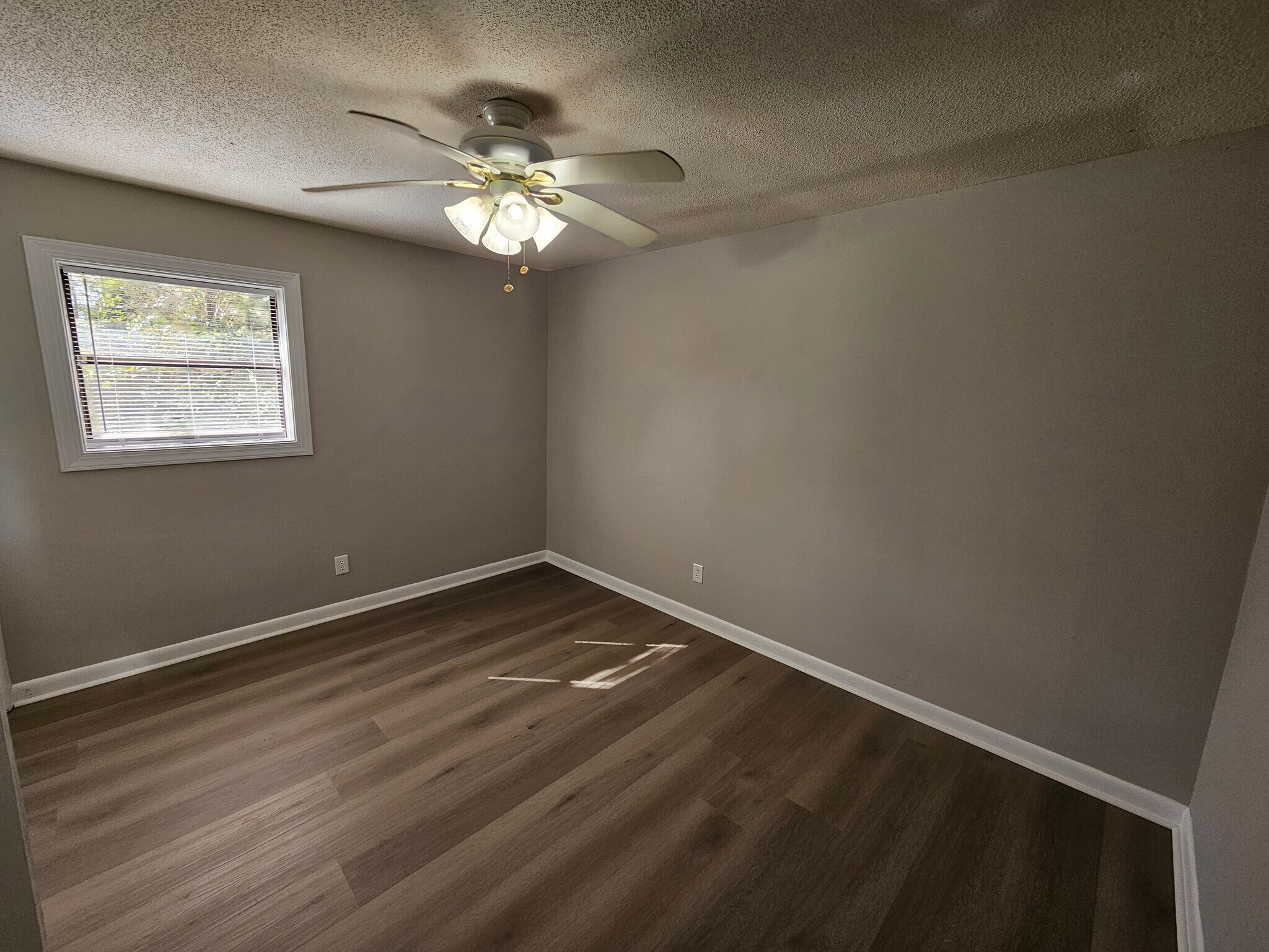 Building Photo - 233 Brighton Rd