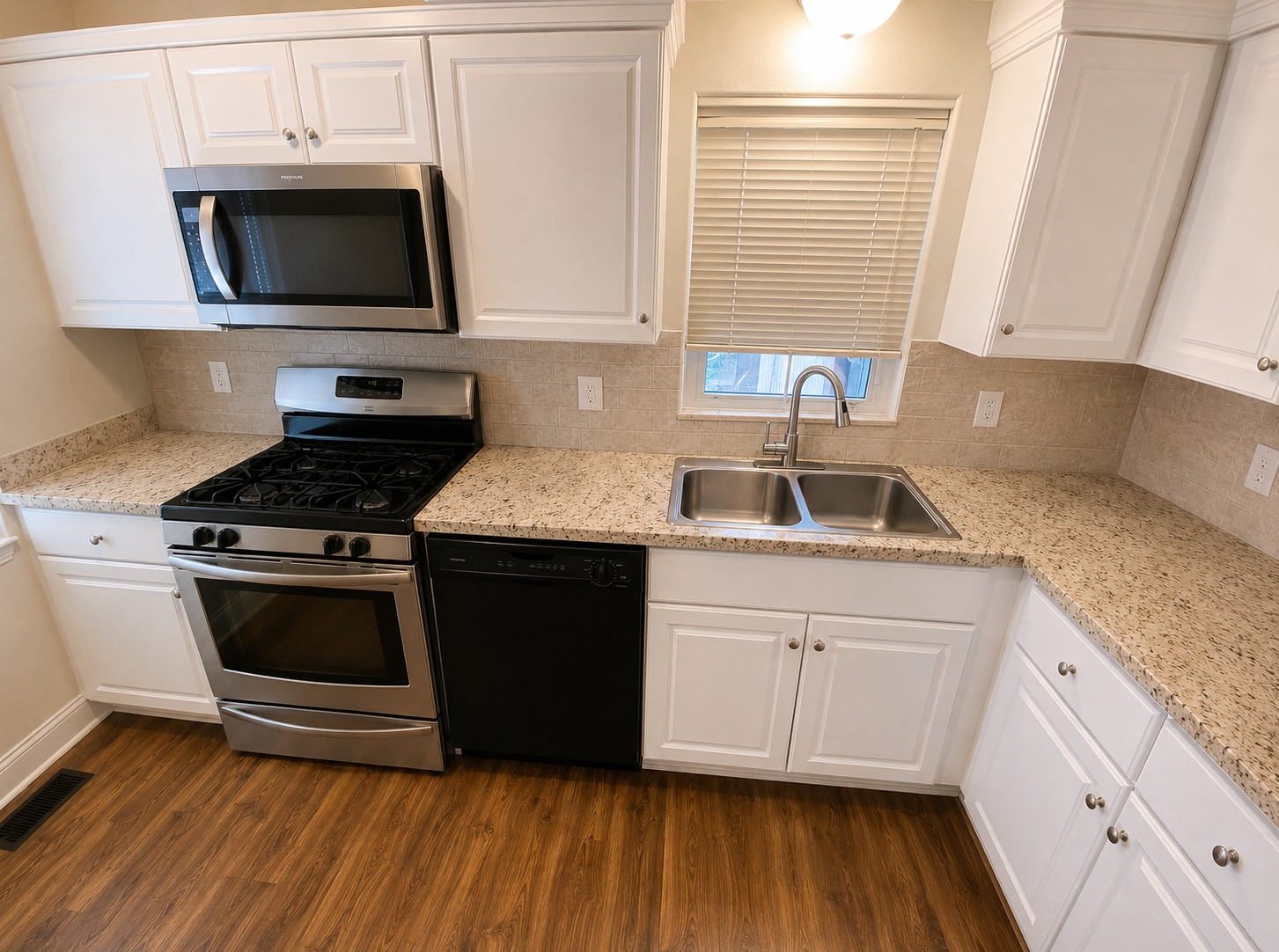 Building Photo - 1108 Acorn Dr
