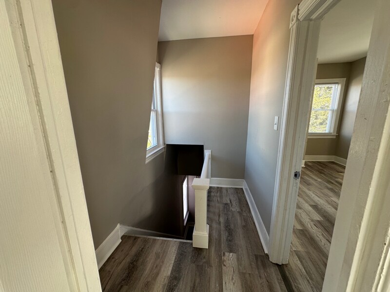 Building Photo - 252 Parkway Ave