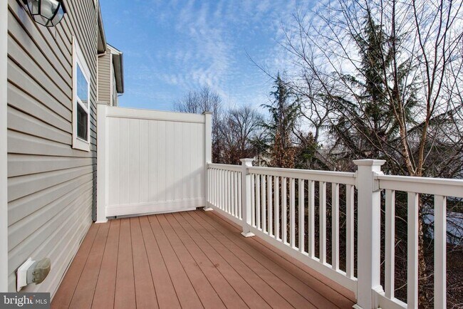 Building Photo - 1919 Beckman Ter