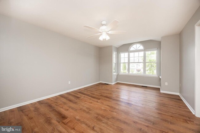 Building Photo - 247 Prince William Way