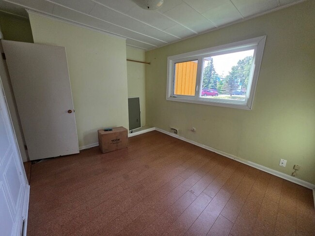 Building Photo - 1551 Sunrise Dr