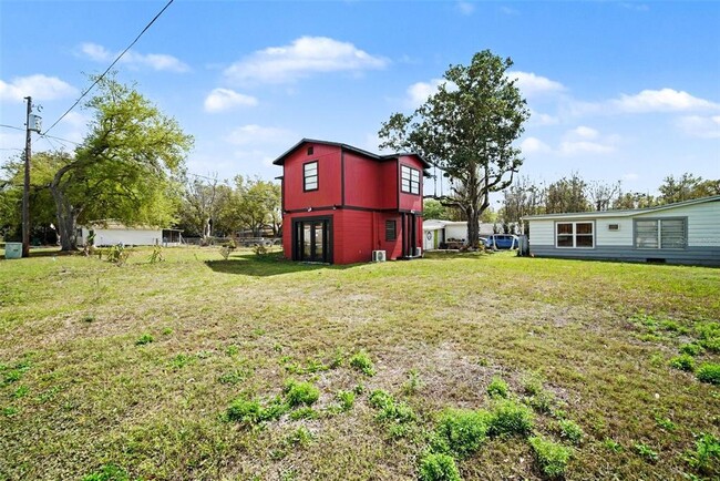 Building Photo - 38250 13th Ave