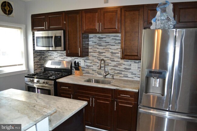 Building Photo - 5153 Frederick Ave